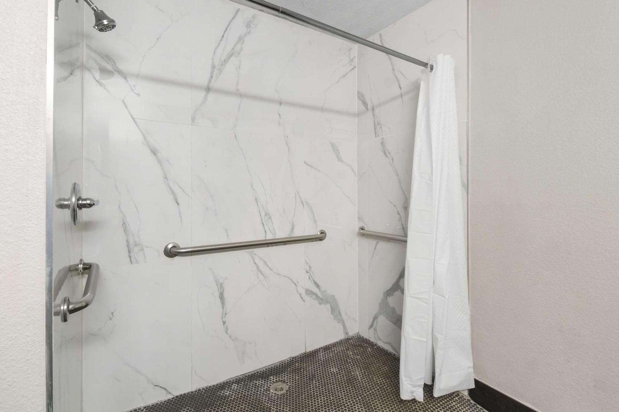 Surestay Plus By Best Western Fort Worth Benbrook Kültér fotó